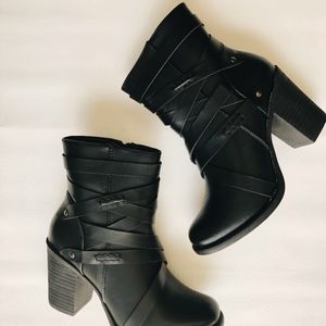 Pierre Dumas Black Ravenna-4 Womens Boots 9 $79! Sold Out!
